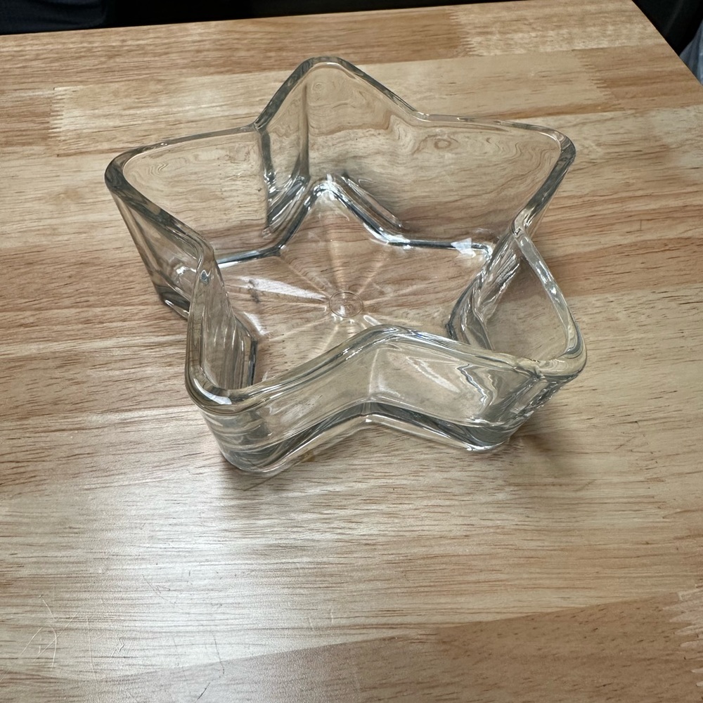 Star shaped glass bowl accent piece